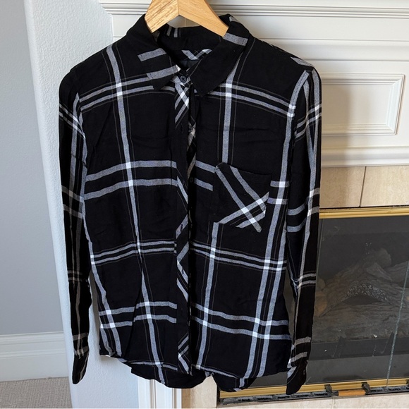 Rails Hunter Shirt in a black and white plaid pattern - Picture 2 of 5